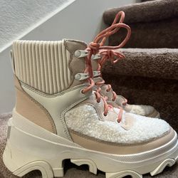 Sorel Women Boots Size 7