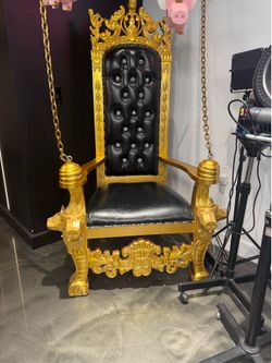 Throne chair