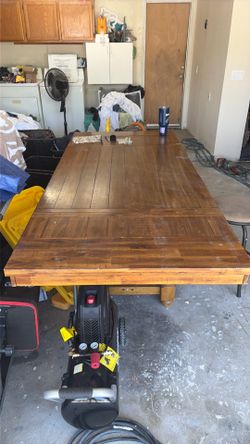 Dining room table