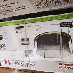 NUEVO TRAMPOLIN 14FT CON LA MALLA PROTECTORA, NUNCA USADO 