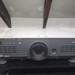 Panasonic PT-D5600U HD Venue Theater / Church Projector - 5000 Lumens!