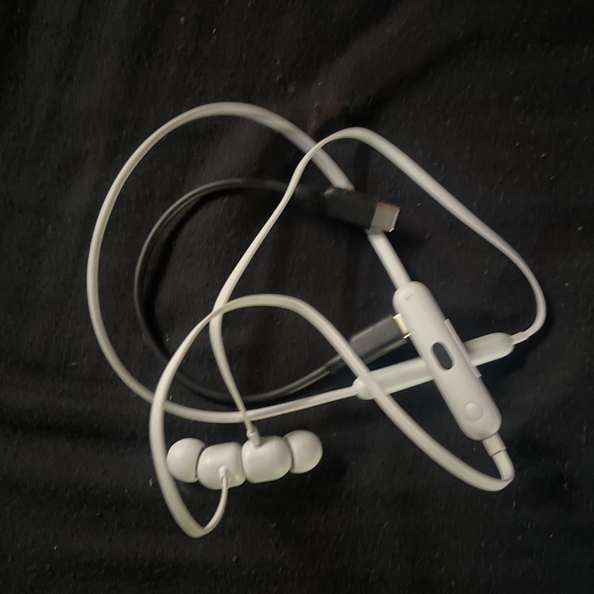 beats flex wireless earphones 