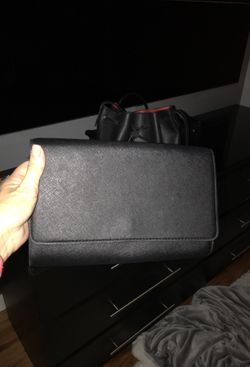 Black clutch with a chain