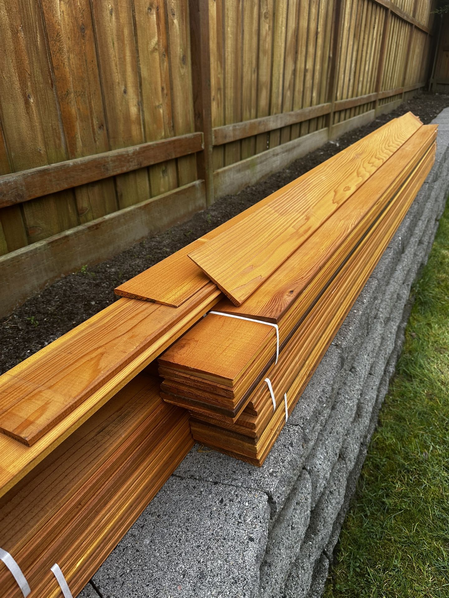 Siding, Stained 1/2x6 Clear Bevel Cedar