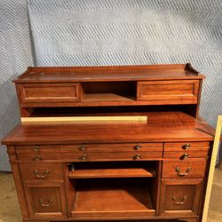 JR Executive Credenza & Hutch