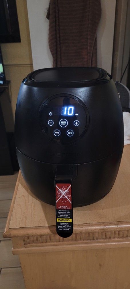 Chefman 3.6 Quart Air Fryer. Great Condition.
