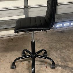 Small Salon/Office Chair