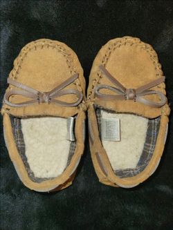 Brown Slippers size 5