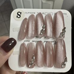 Super shiny press-on nails