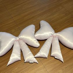 Light pink Bow Shaped Accent Pillow 