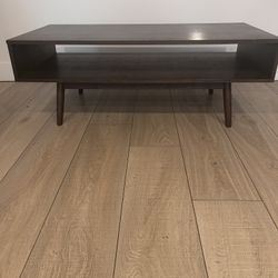 Mid-Century Modern Coffee Table – Great Condition  