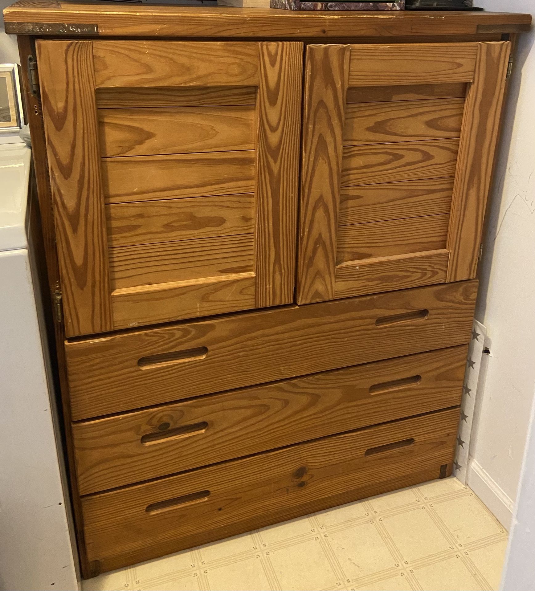 This End Up Wood Dresser Chest 3 Drawers