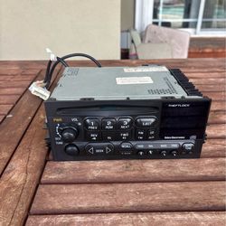 Double Din Original Stereo for 02 Chevy Silverado With Harness