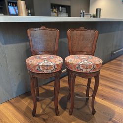 Beautiful set of 2 bar stools