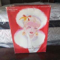 EW 1994 Mattel Barbie Peppermint Princess Doll Sealed Winter Collection