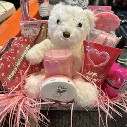 Valentine Day basket