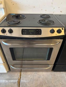 30" Frigidaire Slide In electric stove oven