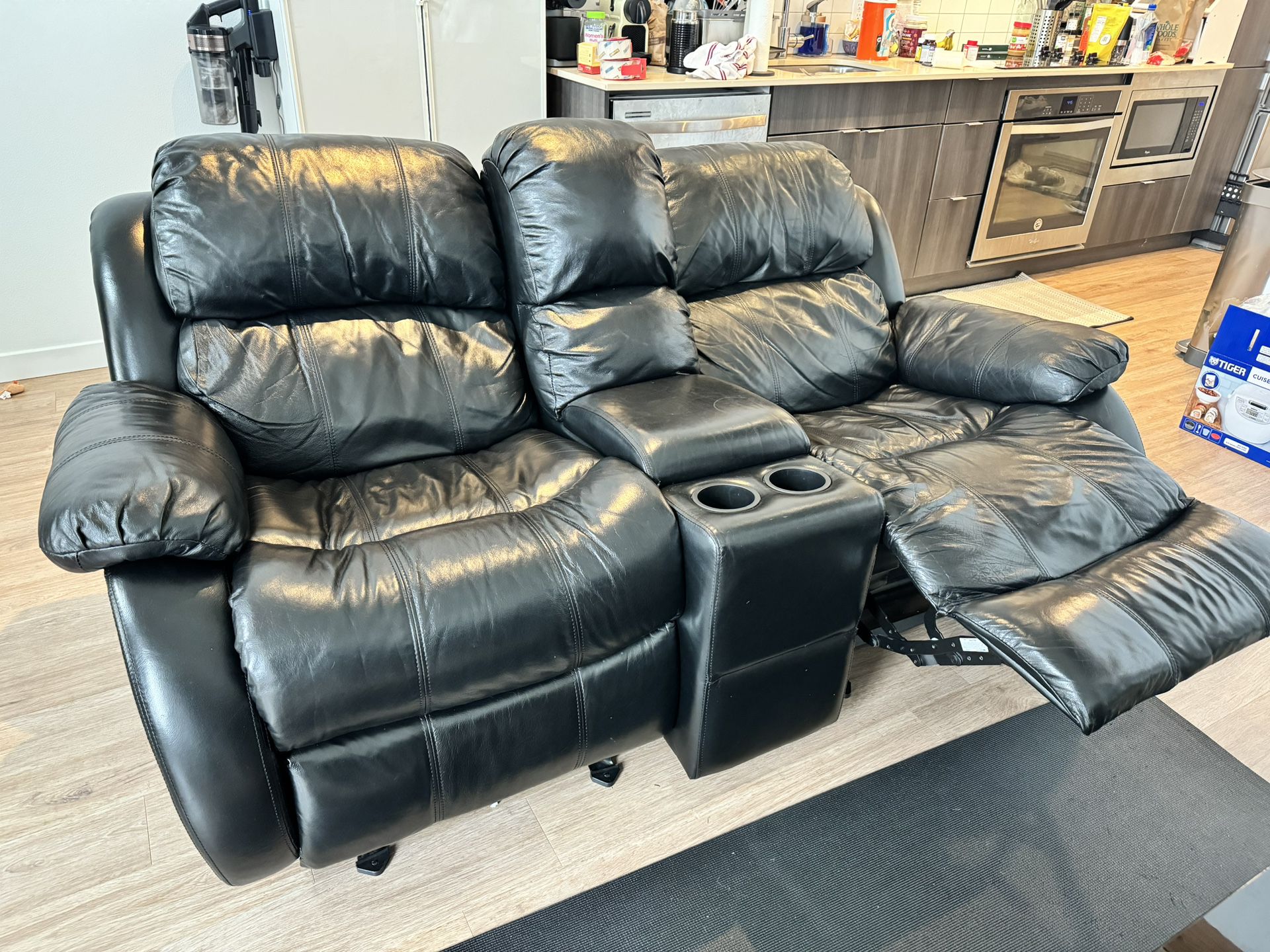Ashley faux Leather Love Seat Recliner