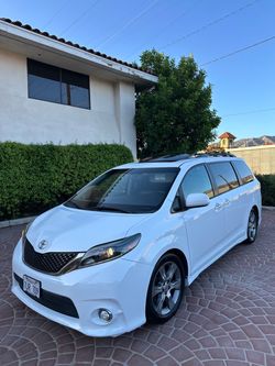 2015, Toyota Sienna SE
