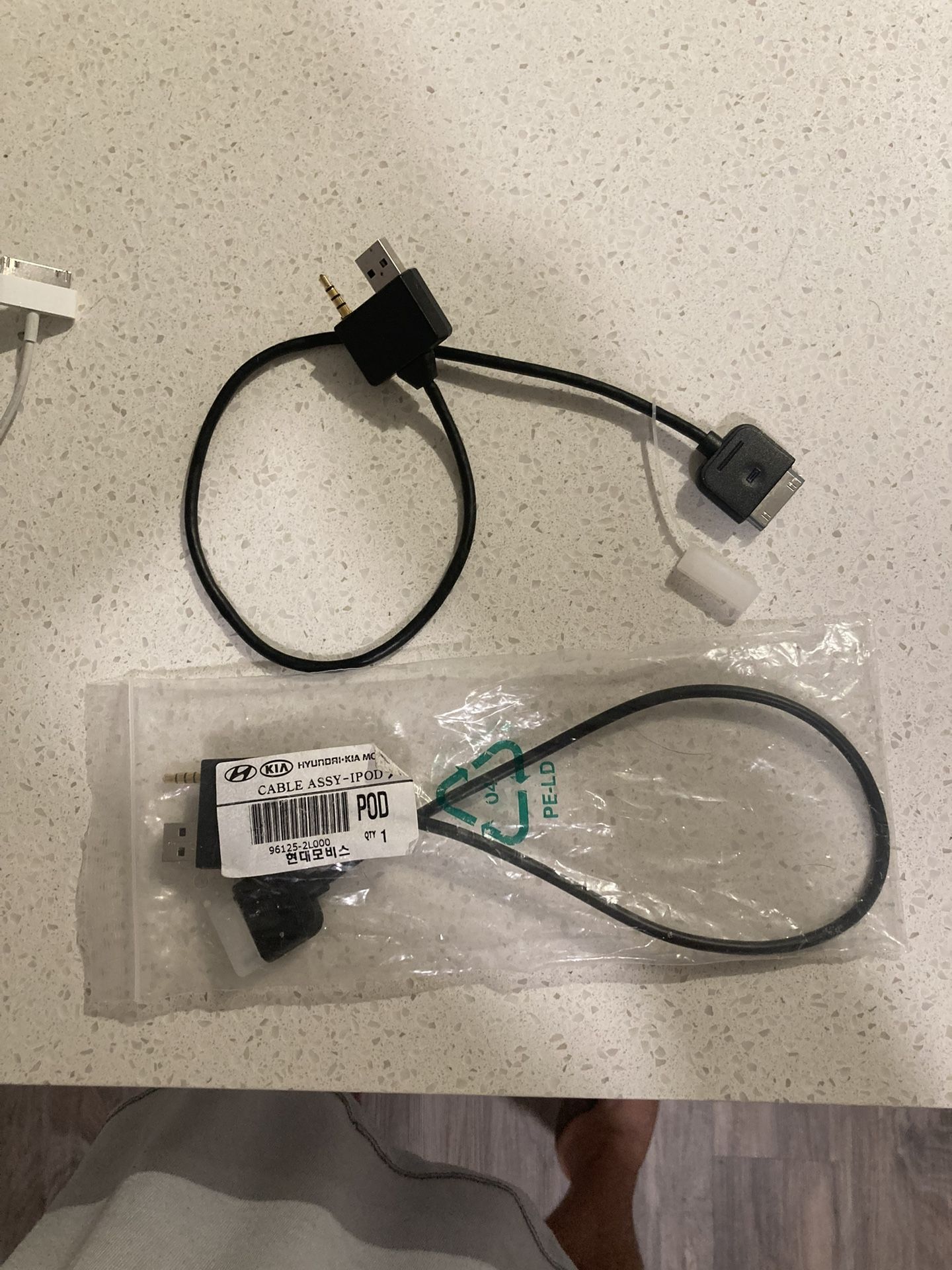 Hyundai / kia ipod/ old iphone car charger-2 count