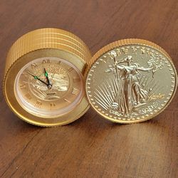 Vintage 1980s Olympic Coin Stack Desk Clock US Twenty Dollar Gold Coin.
Pre-owned, perfect shape. Cosmetically, 9.9 out of 10. Battery compartment