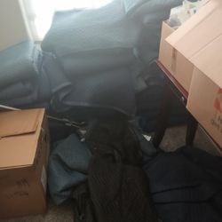 Lots Of Moving Blankets In Great Condition 