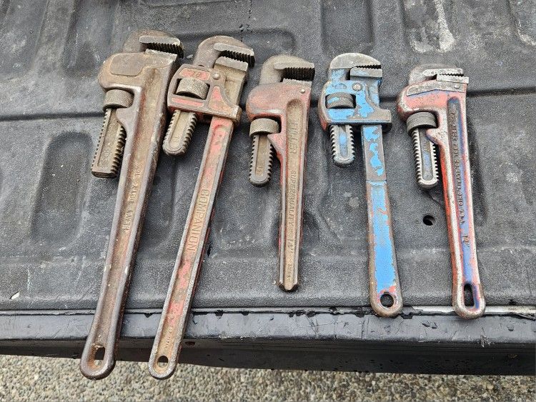 Lot 5 Pipe wrenches.