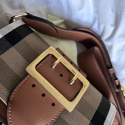 Purse. New With Dust bag 