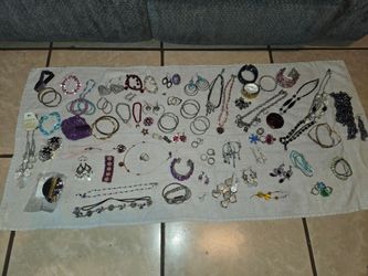 wemens costume jewelry