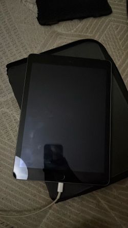 iPad 5th generation-USED