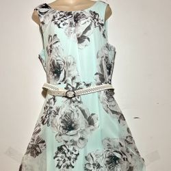 Elegant women's dress. Size 14.$45.