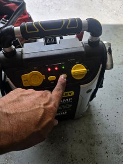 Stanley jump start 12v box 450 amp 900 peak amps