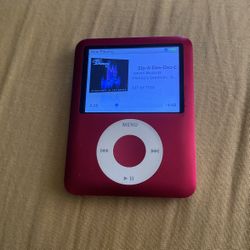 iPod 8 GB It Work It Has Music 1732 Song 