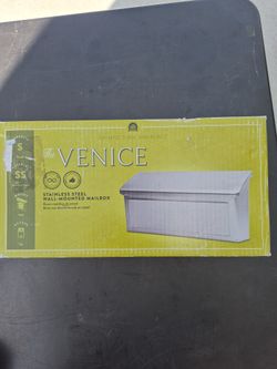 Venice Stainless Steel Wall Mount