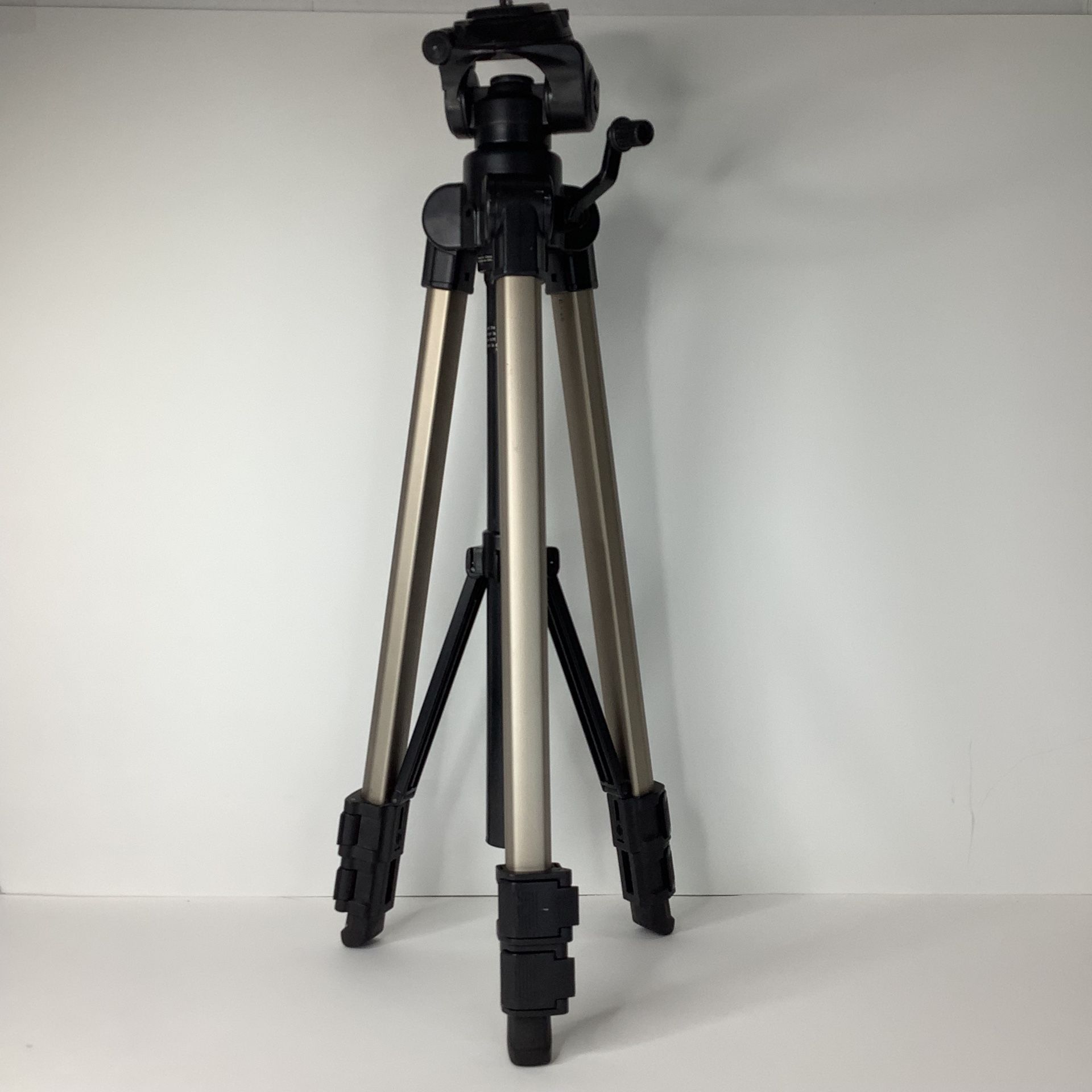 Velbon CX-690 DLX Tripod With Way Panhead