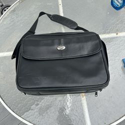 WELL-CRAFTED LAPTOP BAG