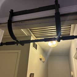Golds Gym Pull Up Bar