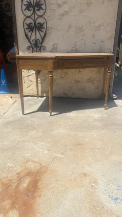 Corner desk