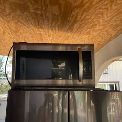 LG Microwave Very Nice And Modern
