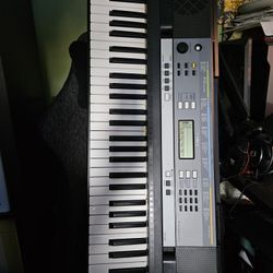 Yamaha YPT-240 Keyboard Piano