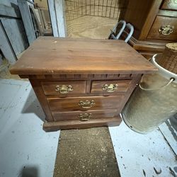 Link-Taylor Colonial Pine Nightstand