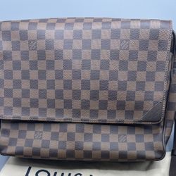 Louis Vuitton Shelton Messenger Bag 