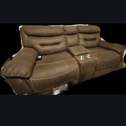 Beautiful Eletric Recliner With Pwr Ports