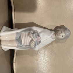 Lladro Wiseman With Gift