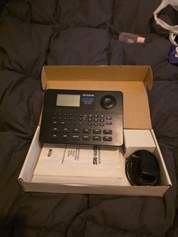 Alesis SR16 drum machine with original box/ accessories