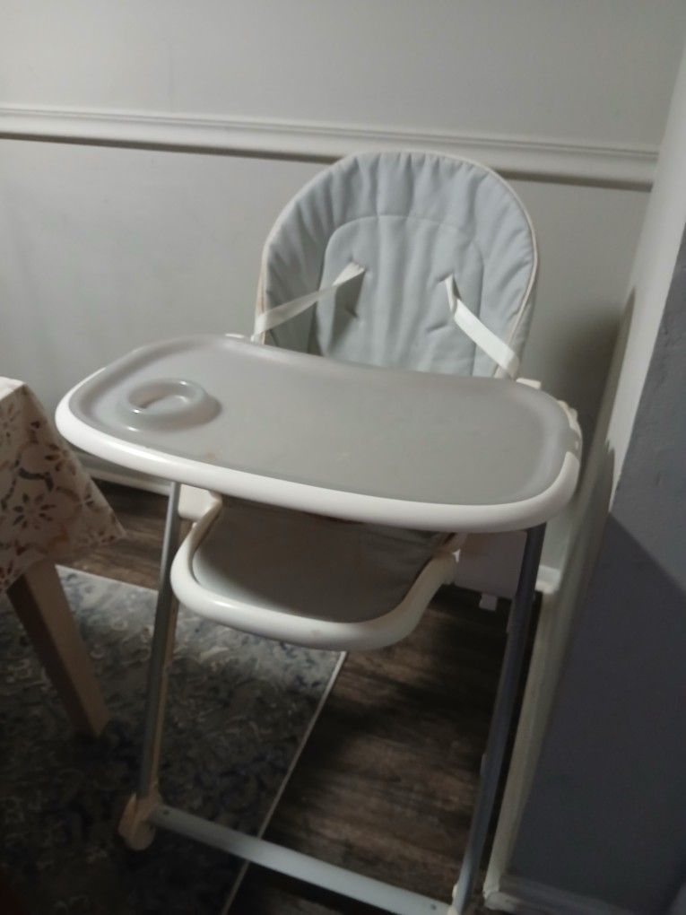 Folding High Chair