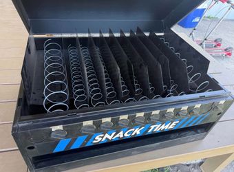 Small snack machine
