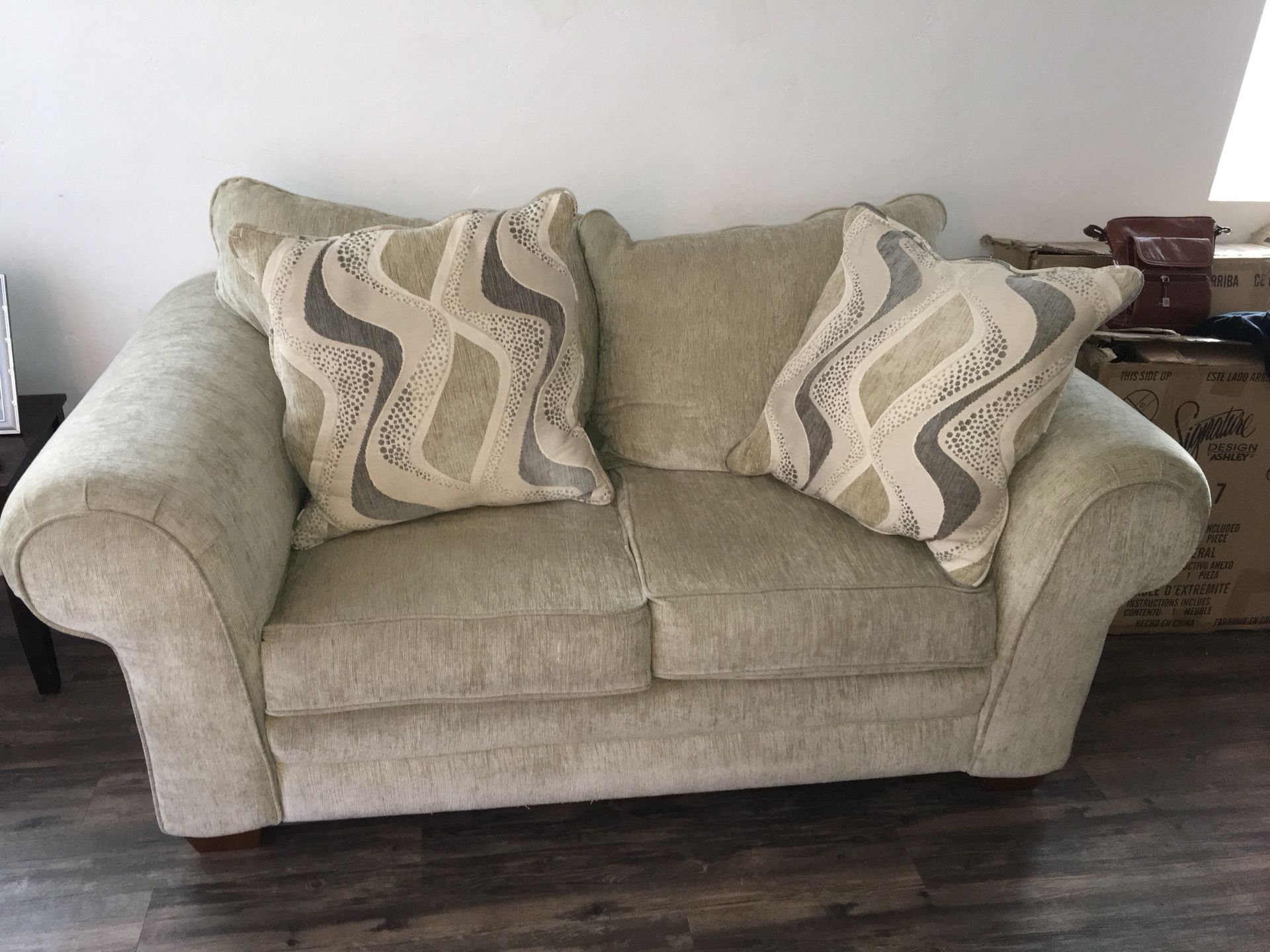 2 beautiful Cream colored couches