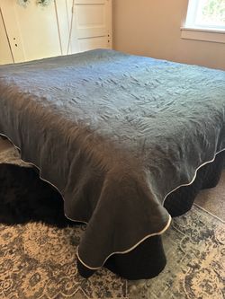 Dark Blue embossed paisley/damask quilt or bedspread