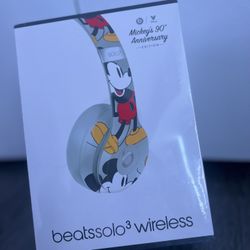 Beats solo3 mickey's 90th anniversary edition hot sale